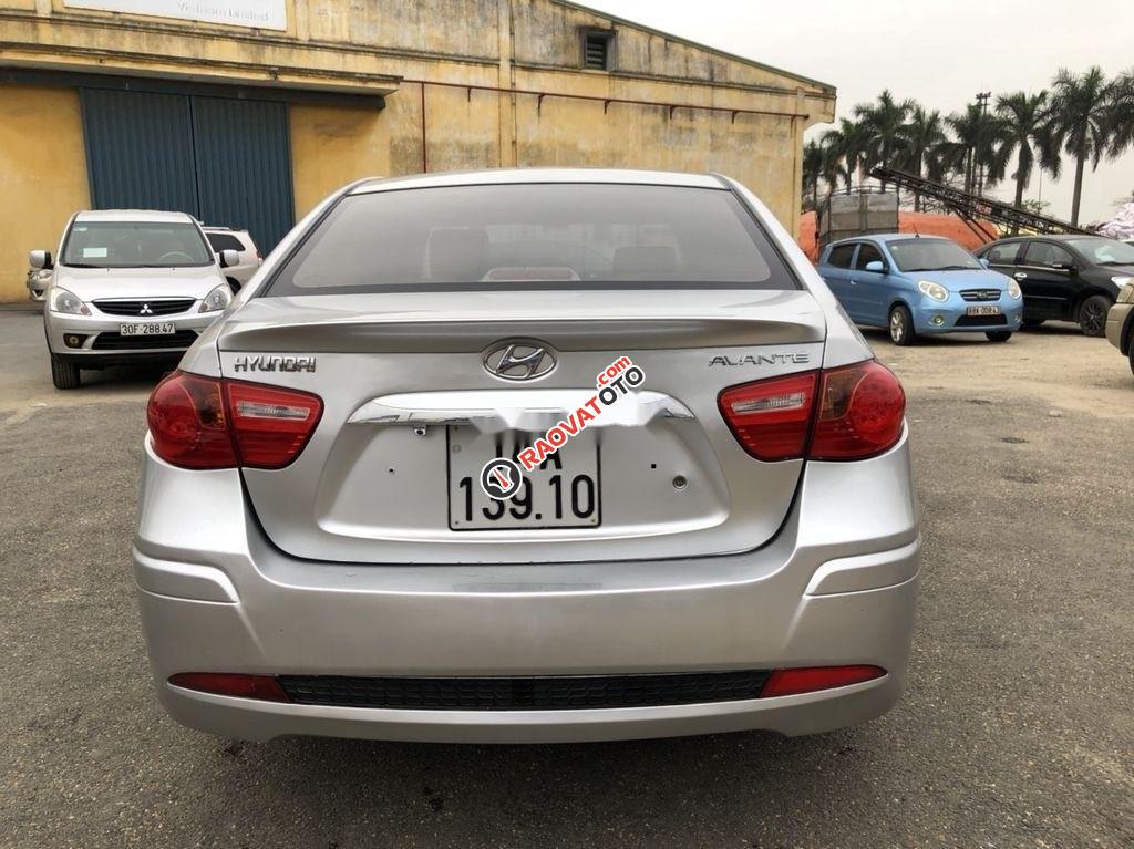 Cần bán xe Hyundai Avante đời 2014, màu bạc-1