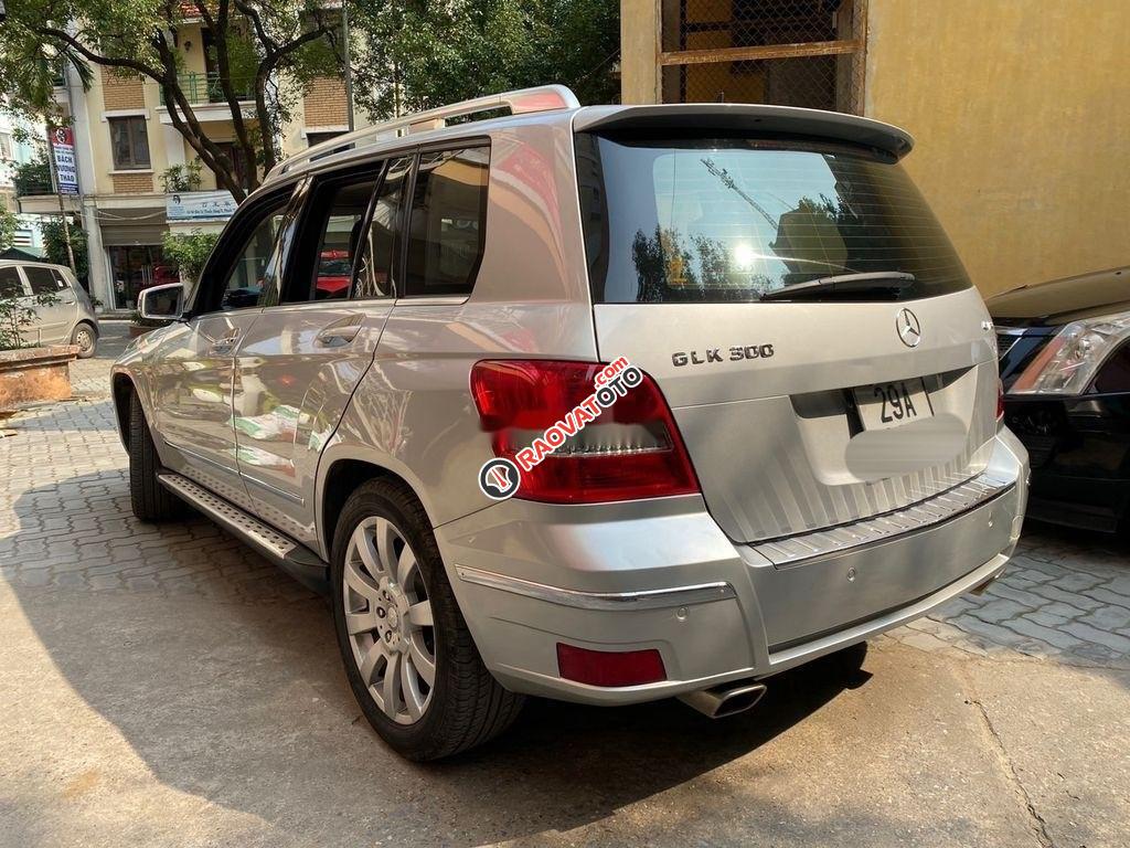 Bán Mercedes GLK 300 4Matic năm sản xuất 2010, màu bạc-10