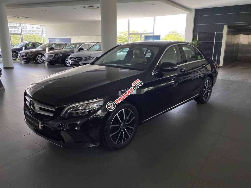 Bán Mercedes C200 2019, xe đã ra biển số nhưng chưa từng lăn bánh-5