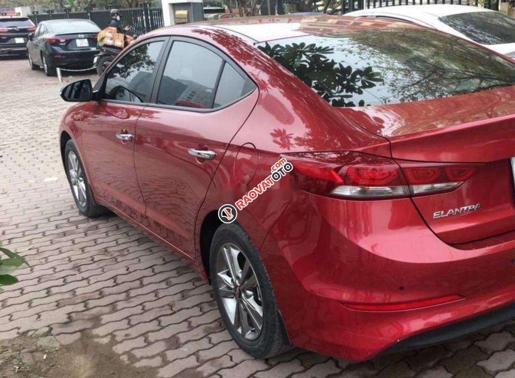 Cần bán gấp Hyundai Elantra sản xuất 2016, màu đỏ chính chủ-5