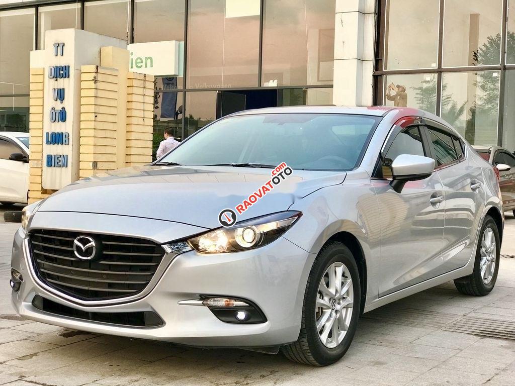 Bán Mazda 3 1.5 AT Facelift năm 2017, màu bạc còn mới-2