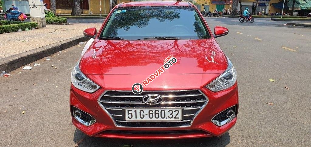 Bán Hyundai Accent năm sản xuất 2018, màu đỏ, xe mới 98%-0