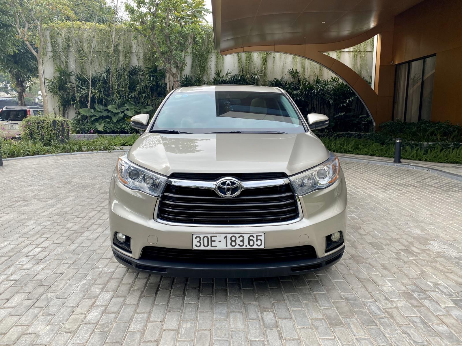 Cần bán gấp Toyota Highlander LE 2015, màu kem (be), nhập khẩu nguyên chiếc-0
