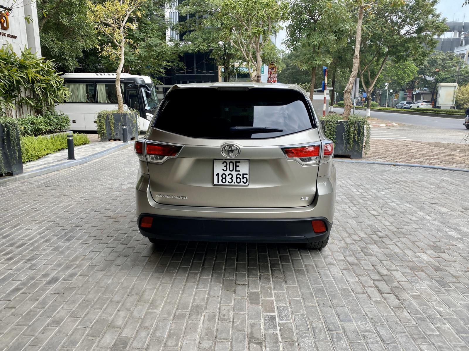 Cần bán gấp Toyota Highlander LE 2015, màu kem (be), nhập khẩu nguyên chiếc-2