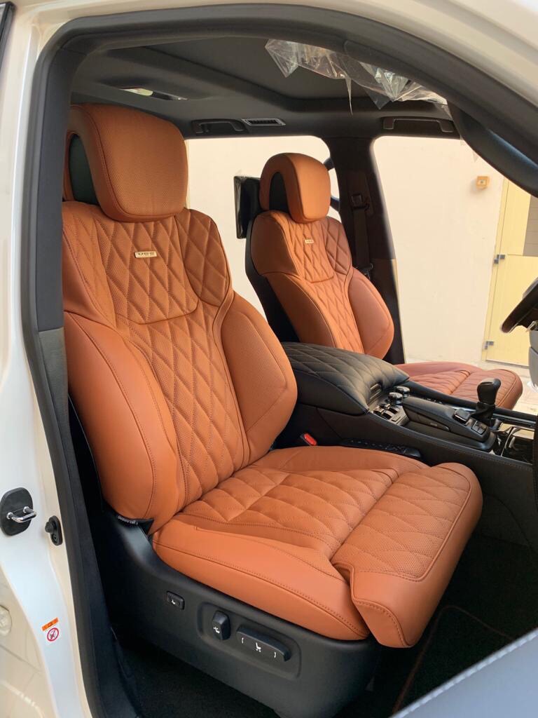 Bán Lexus LX 570 MBS 4 ghế vip màu trắng nội thất da bò sản xuất 2020 nhập mới 100%-7