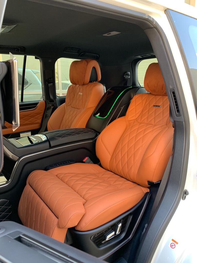 Bán Lexus LX 570 MBS 4 ghế vip màu trắng nội thất da bò sản xuất 2020 nhập mới 100%-10