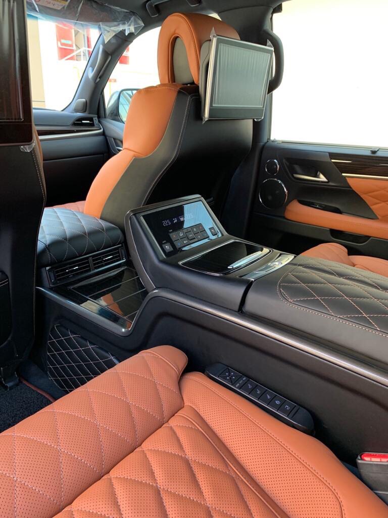 Bán Lexus LX 570 MBS 4 ghế vip màu trắng nội thất da bò sản xuất 2020 nhập mới 100%-5