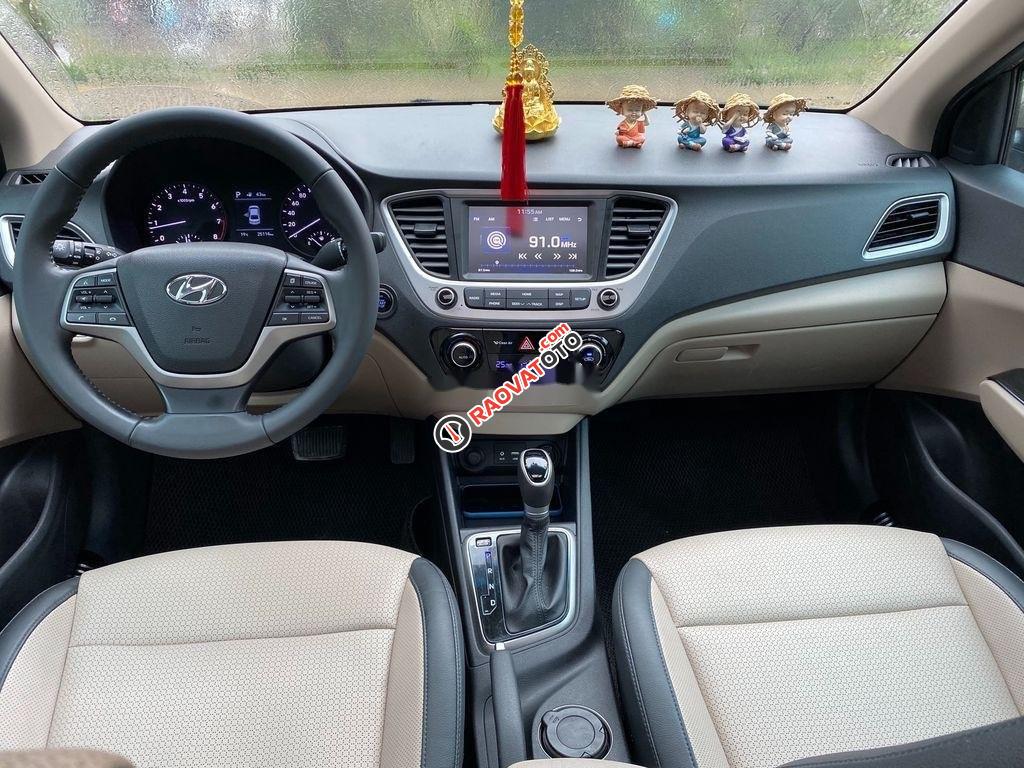 Bán Hyundai Accent năm 2018, màu nâu-3