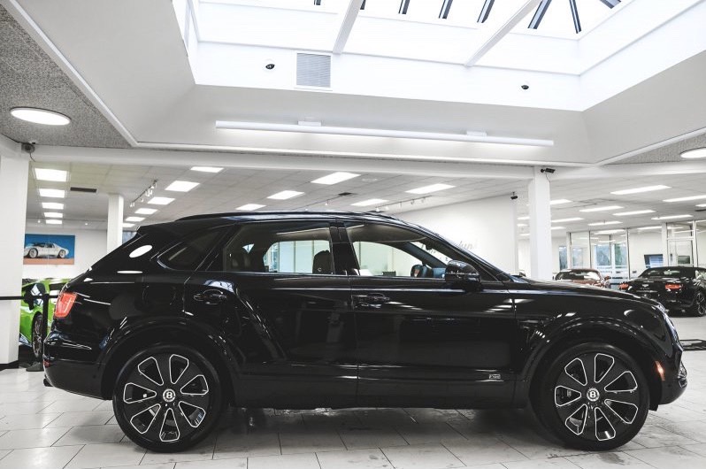 Bentley Bentayga 3.0 Hybrid 2021, màu đen sang trọng, đẳng cấp-5