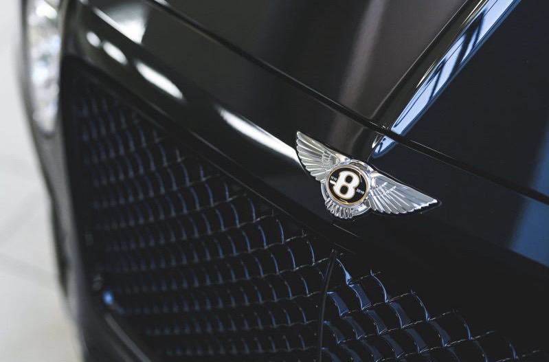 Bentley Bentayga 3.0 Hybrid 2021, màu đen sang trọng, đẳng cấp-4