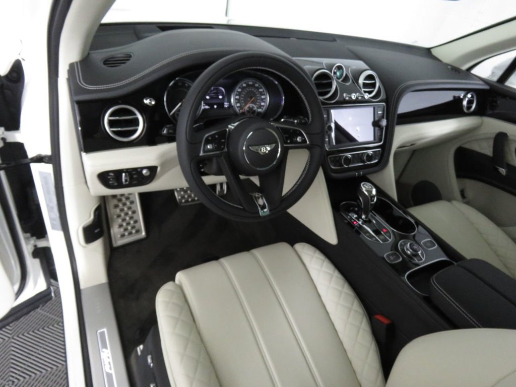 Bán xe Bentley Bentayga V6 3.0 Hybrid 2021, màu trắng, nhập khẩu mới 100%-7