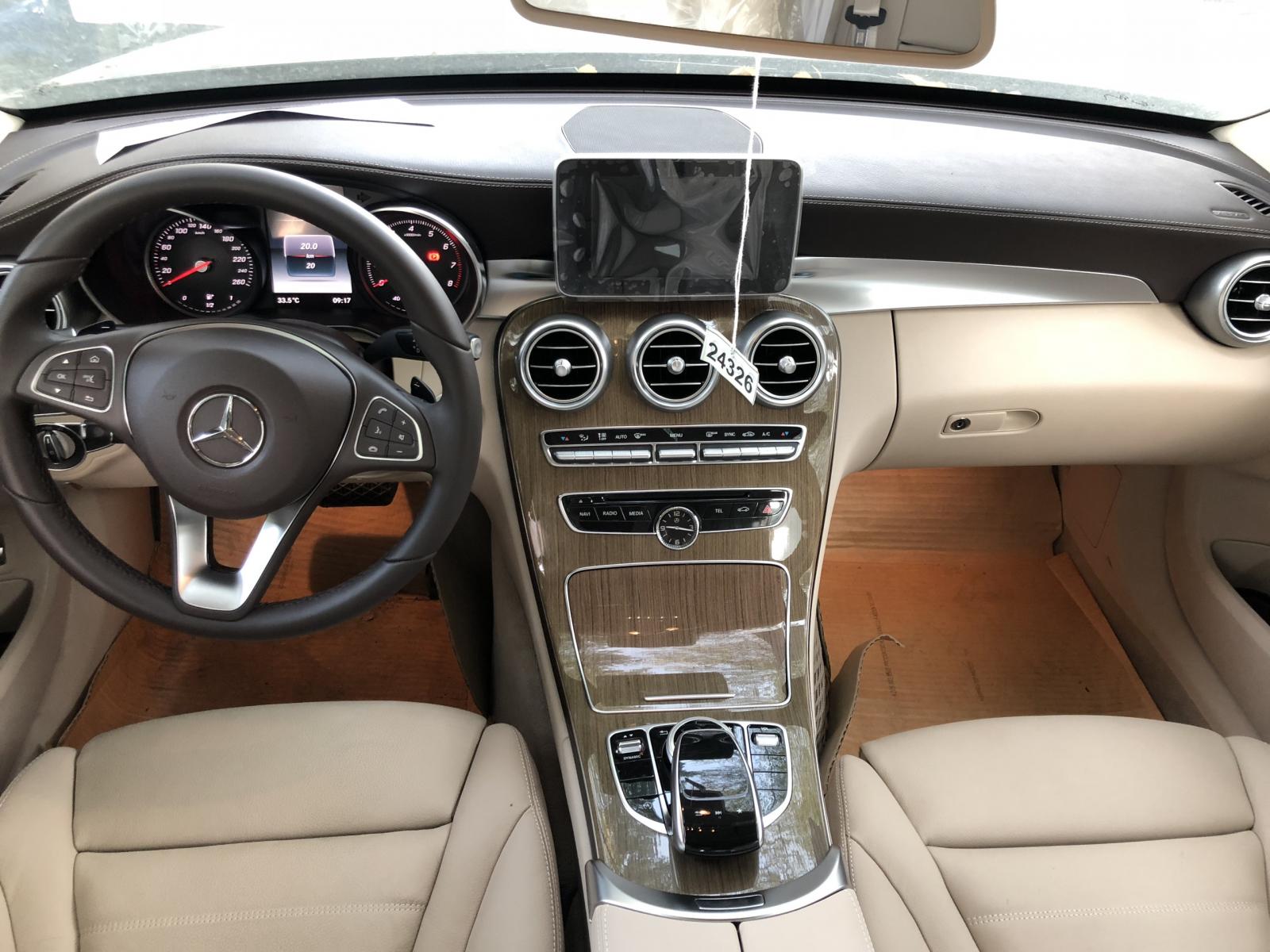 Mercedes E300AMG trưng bày hãng - Giảm 8% Phí Trước Bạ-4