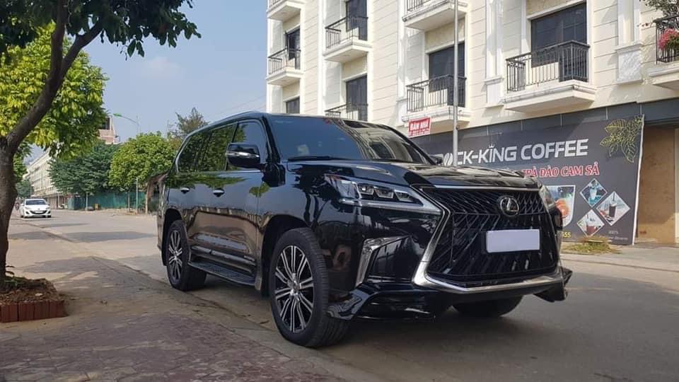 Cần bán Lexus LX570 MBS 4 ghế VIP Massage, model 2019, đăng ký tên công ty, lăn bánh chưa tới 1 vạn Km-1