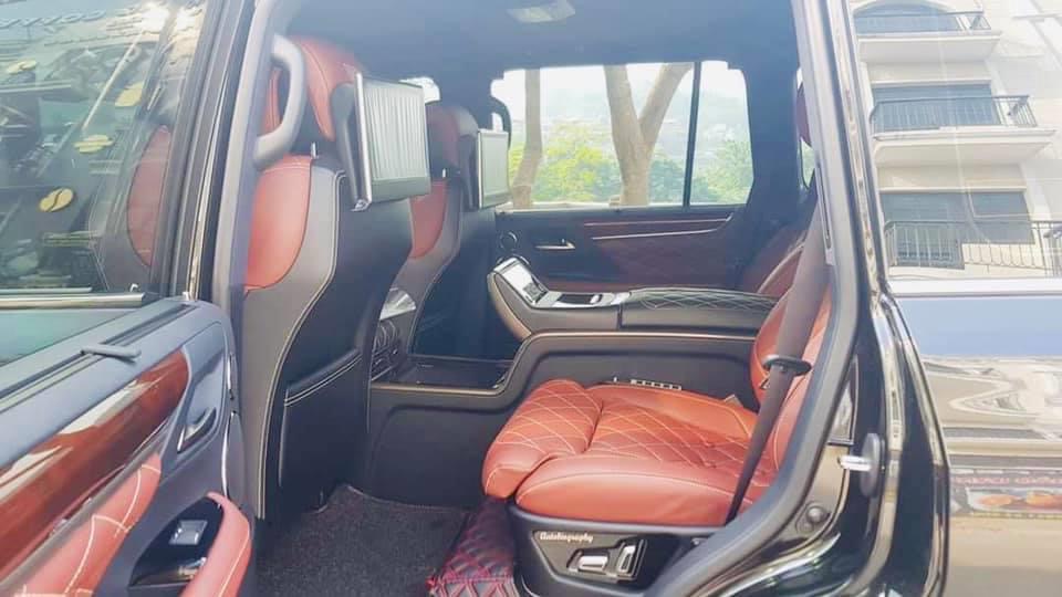 Cần bán Lexus LX570 MBS 4 ghế VIP Massage, model 2019, đăng ký tên công ty, lăn bánh chưa tới 1 vạn Km-7