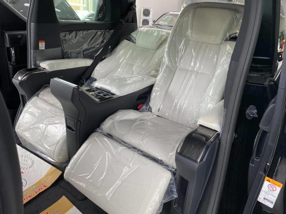 Bán Lexus LM300h Royal Lounge (Luxury), bản 4 ghế Vip thương gia-3