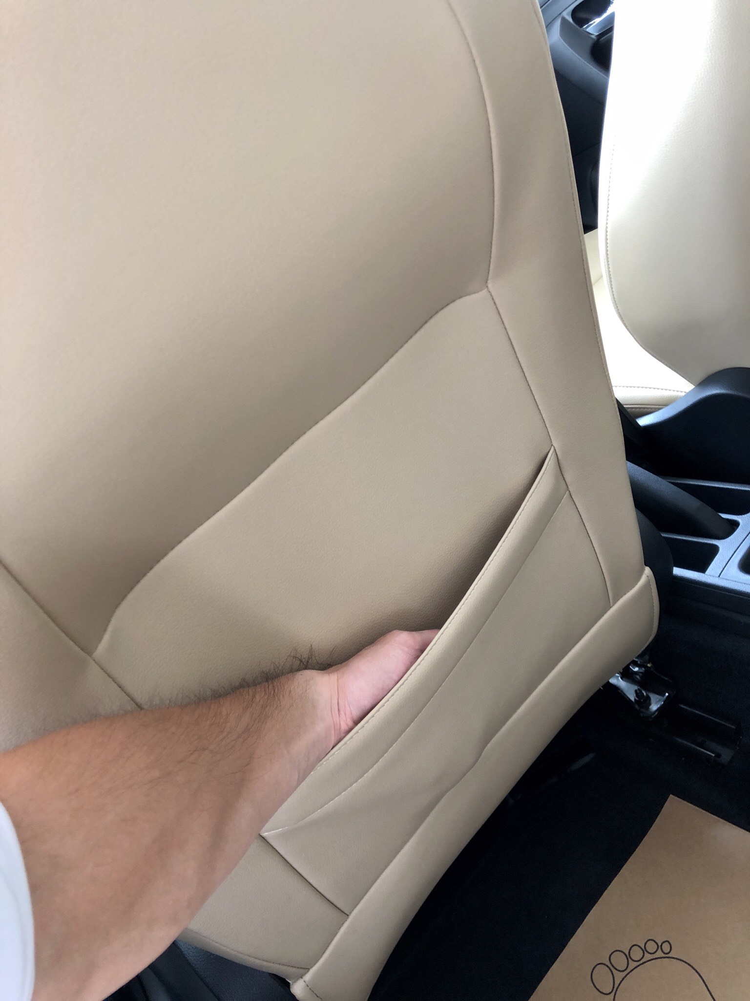 Volkswagen Polo Hatchback 2020, màu trắng tặng quà hấp dẫn khi mua xe-4