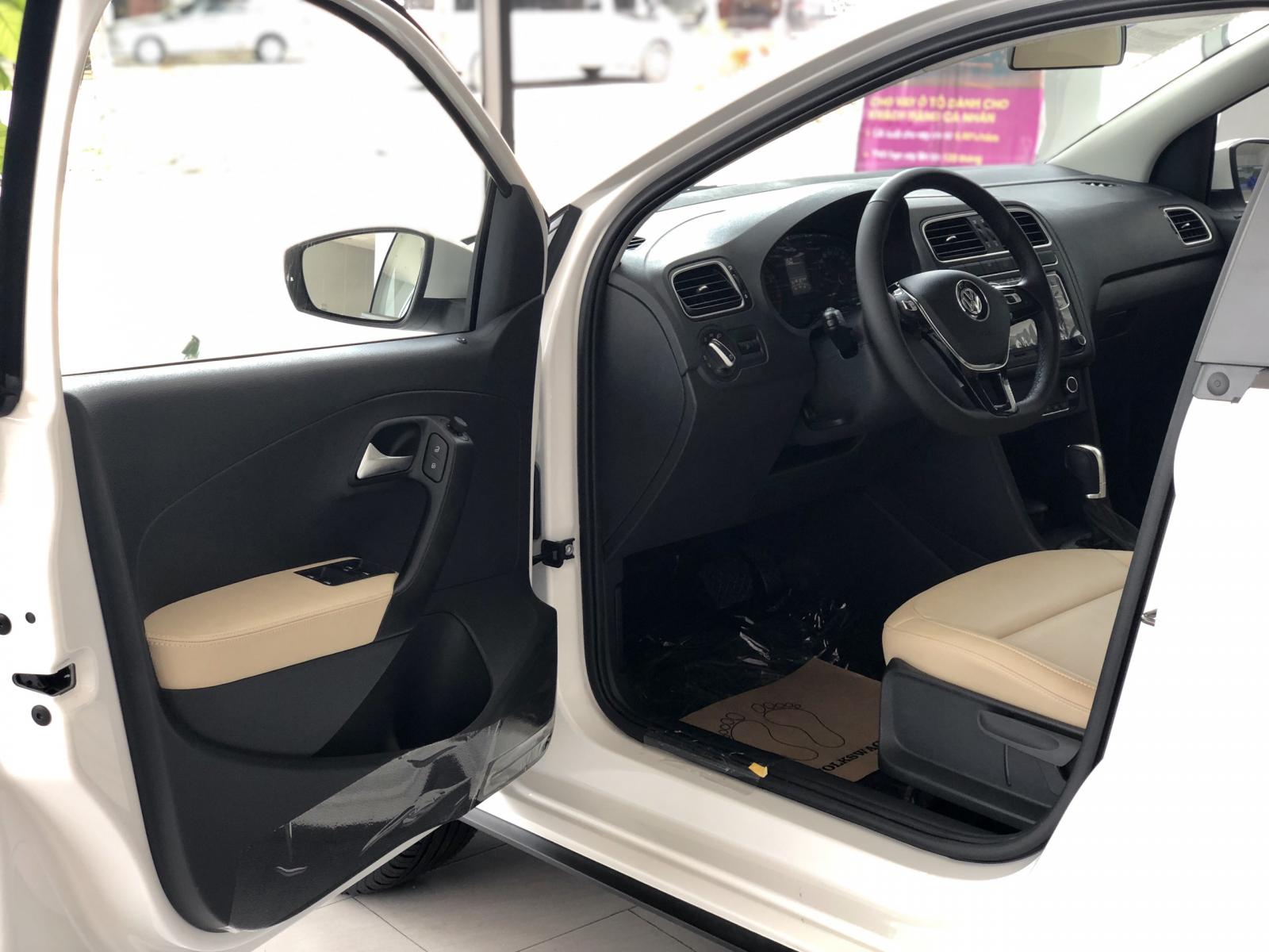 Volkswagen Polo Hatchback 2020, màu trắng tặng quà hấp dẫn khi mua xe-8