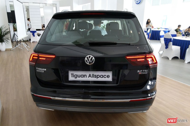 Volkswagen Tiguan - xe Đức nhập khẩu nguyên chiếc màu đen tặng quà khủng-4