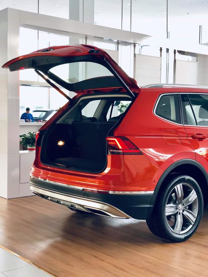 Volkswagen Tiguan Luxury Cam - nhập khẩu nguyên chiếc từ Đức giảm ngay 50% lệ phí trước bạ!!-2