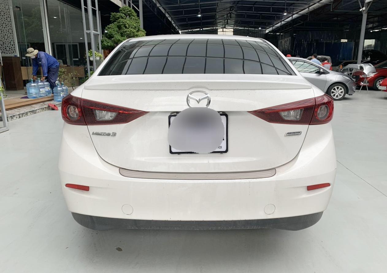 Cần bán gấp Mazda 3 sản xuất 2019, màu trắng, nhập khẩu-1
