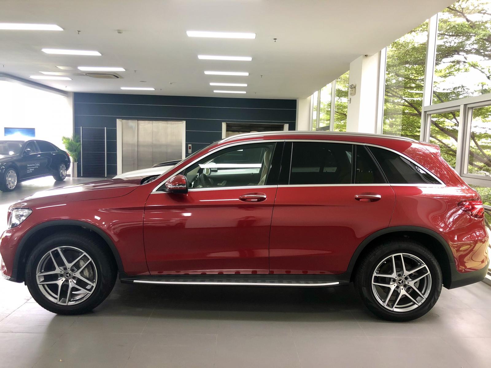 Bán ô tô Mercedes GLC300 đời 2019, màu đỏ-1