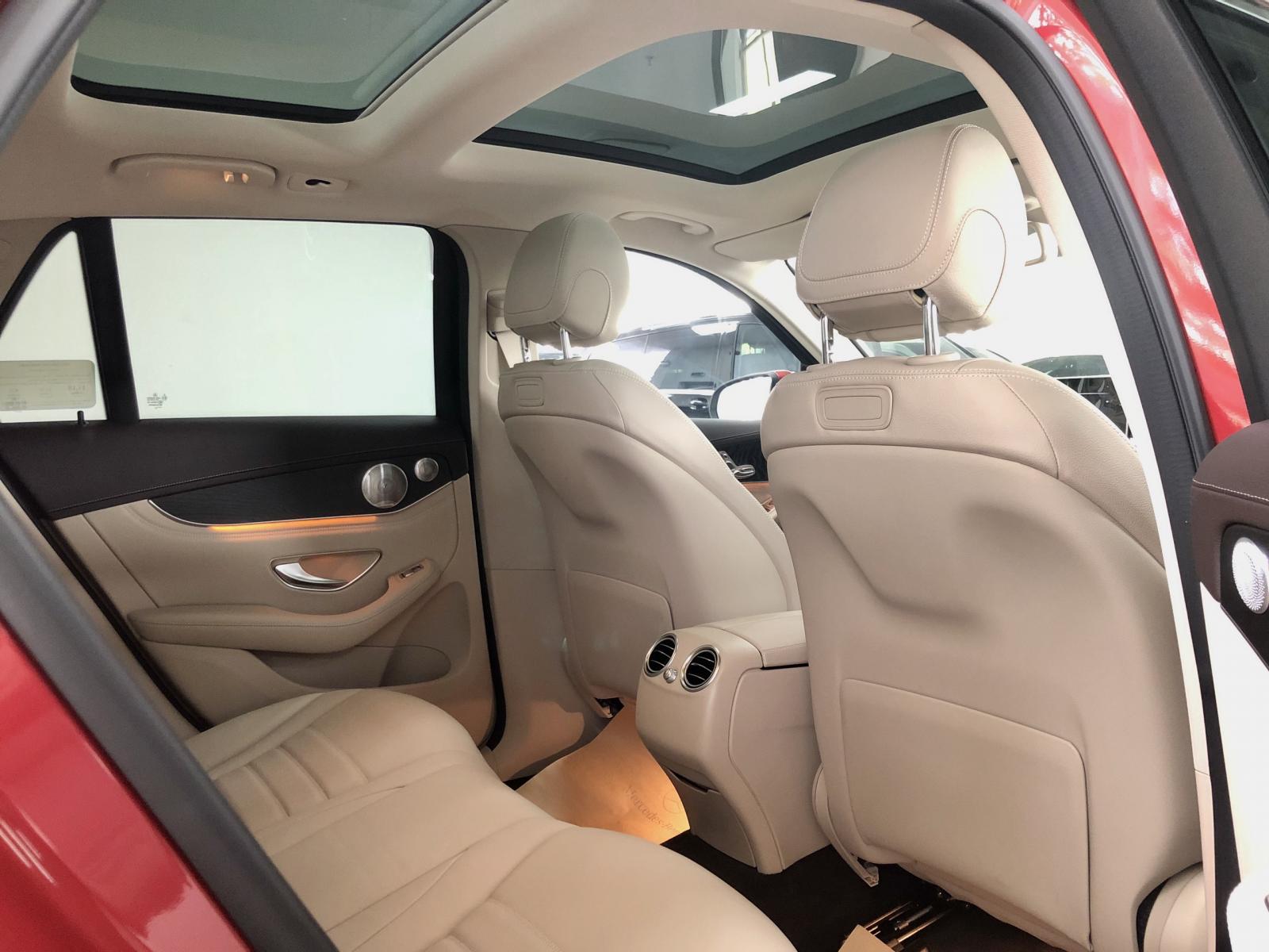 Bán ô tô Mercedes GLC300 đời 2019, màu đỏ-3