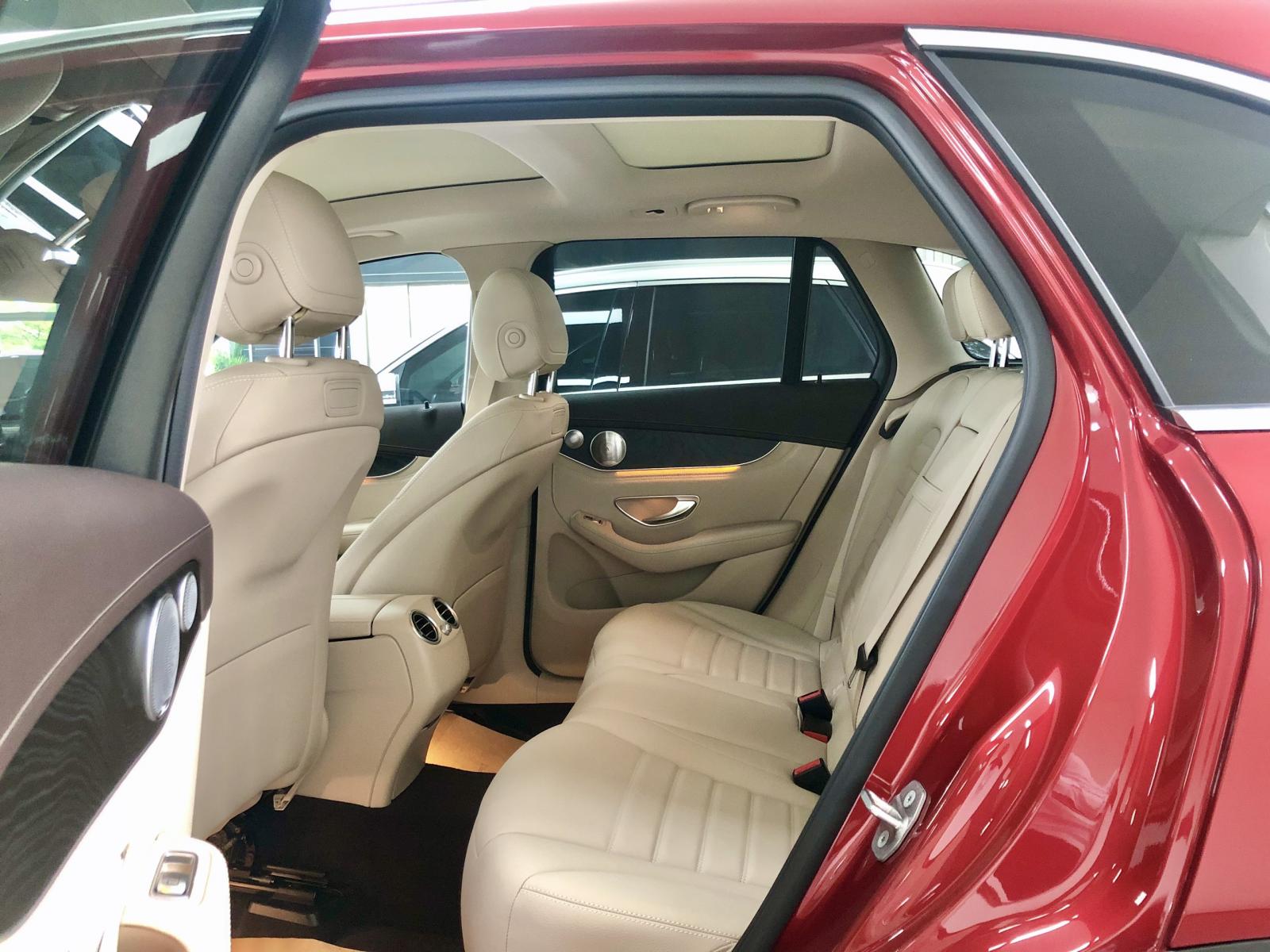 Bán ô tô Mercedes GLC300 đời 2019, màu đỏ-5