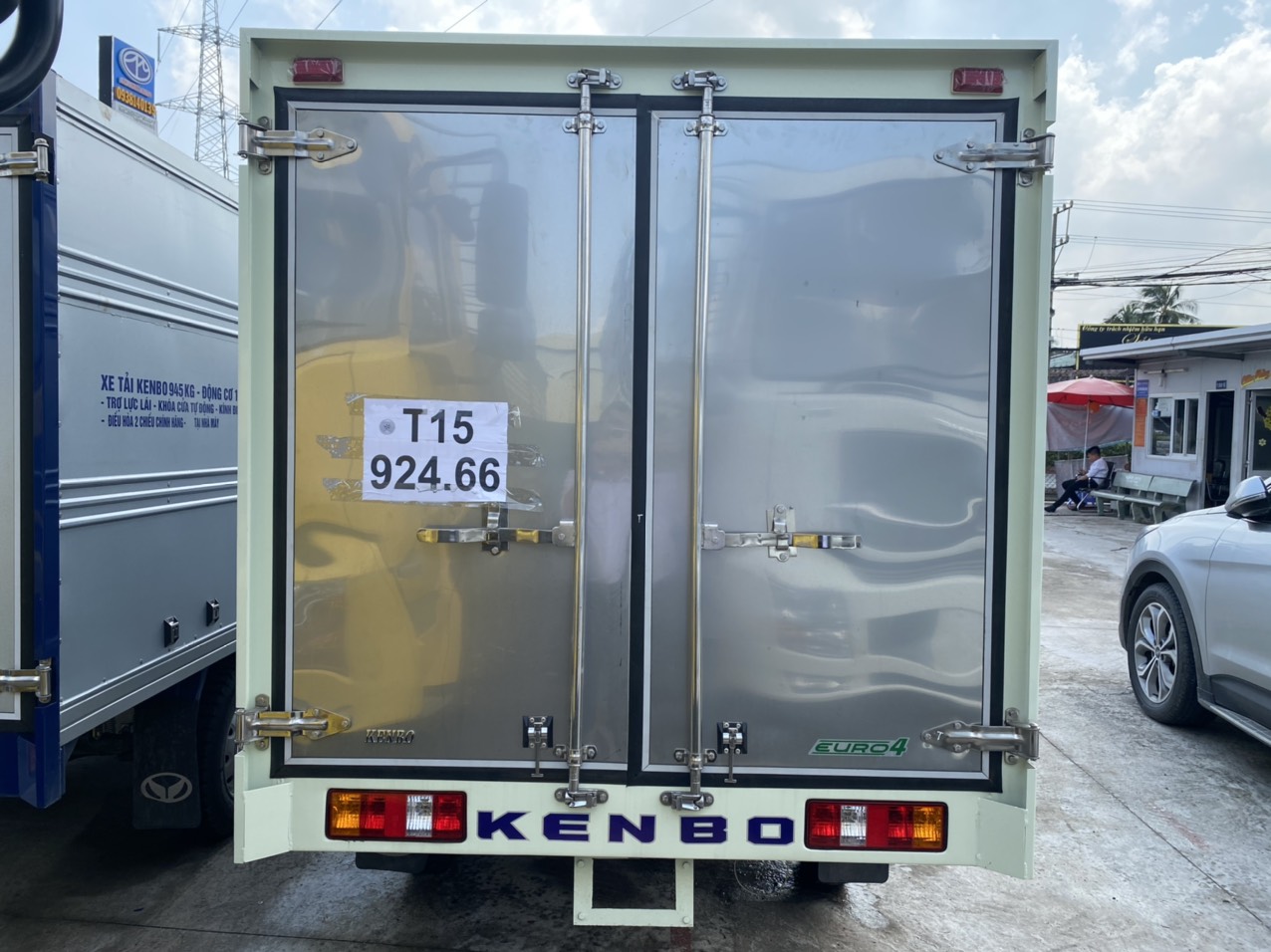 Xe tải thùng kín dưới 1 tấn l xe Kenbo tải 900kg l hỗ trợ trả góp-3