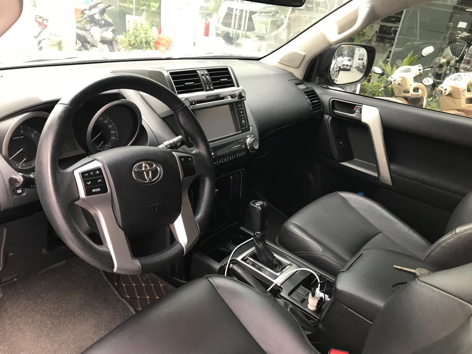 Cần bán Toyota Prado TXL đời 2017, màu đen, nhập khẩu nguyên chiếc-1