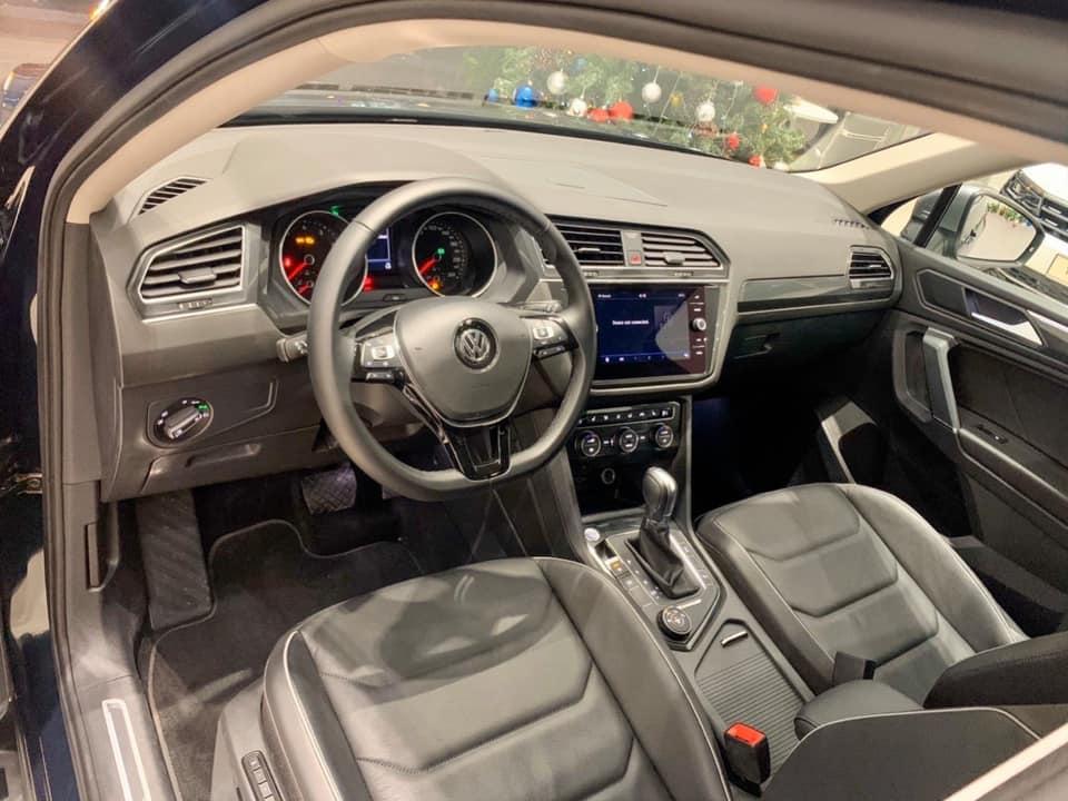 Bán Volkswagen Tiguan Luxury 2019, màu xanh lam, nhập khẩu-1