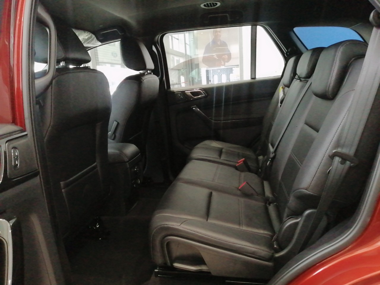 Bán Ford Everest Titanium 4x2 2020, màu đỏ, xe nhập-3