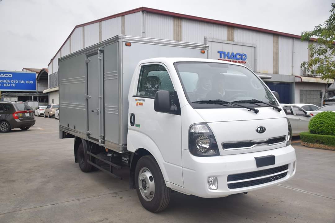 Cần bán xe Thaco Frontier K200 thùng kín đời 2020, màu trắng-3