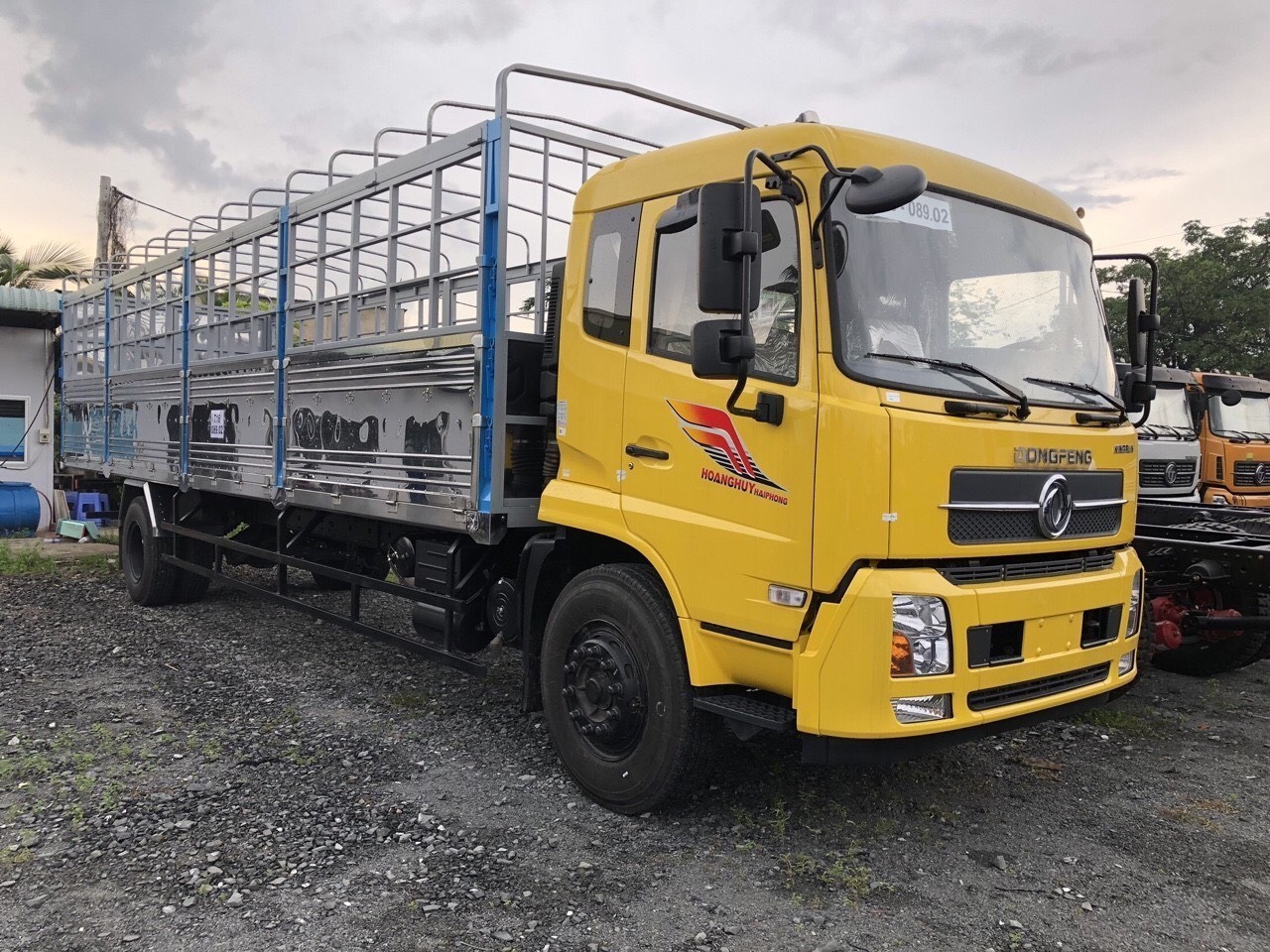 Xe tải Dongfeng B180 Hoàng Huy - 0982803747-0