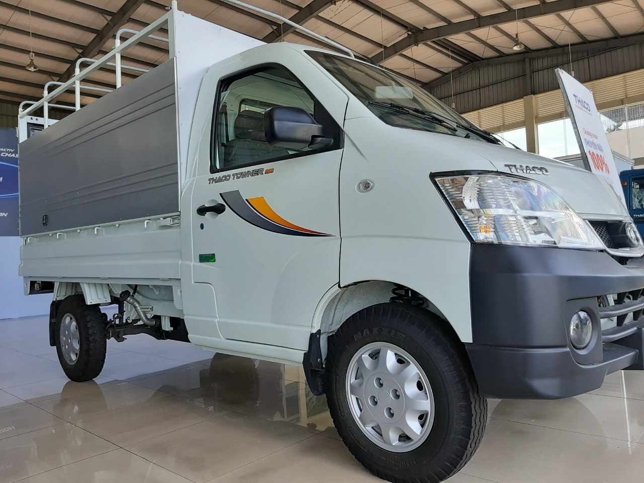 Xe tải Thaco Towner 990 mui bạt tặng ngay 5tr khi mua xe trong tháng 9-1