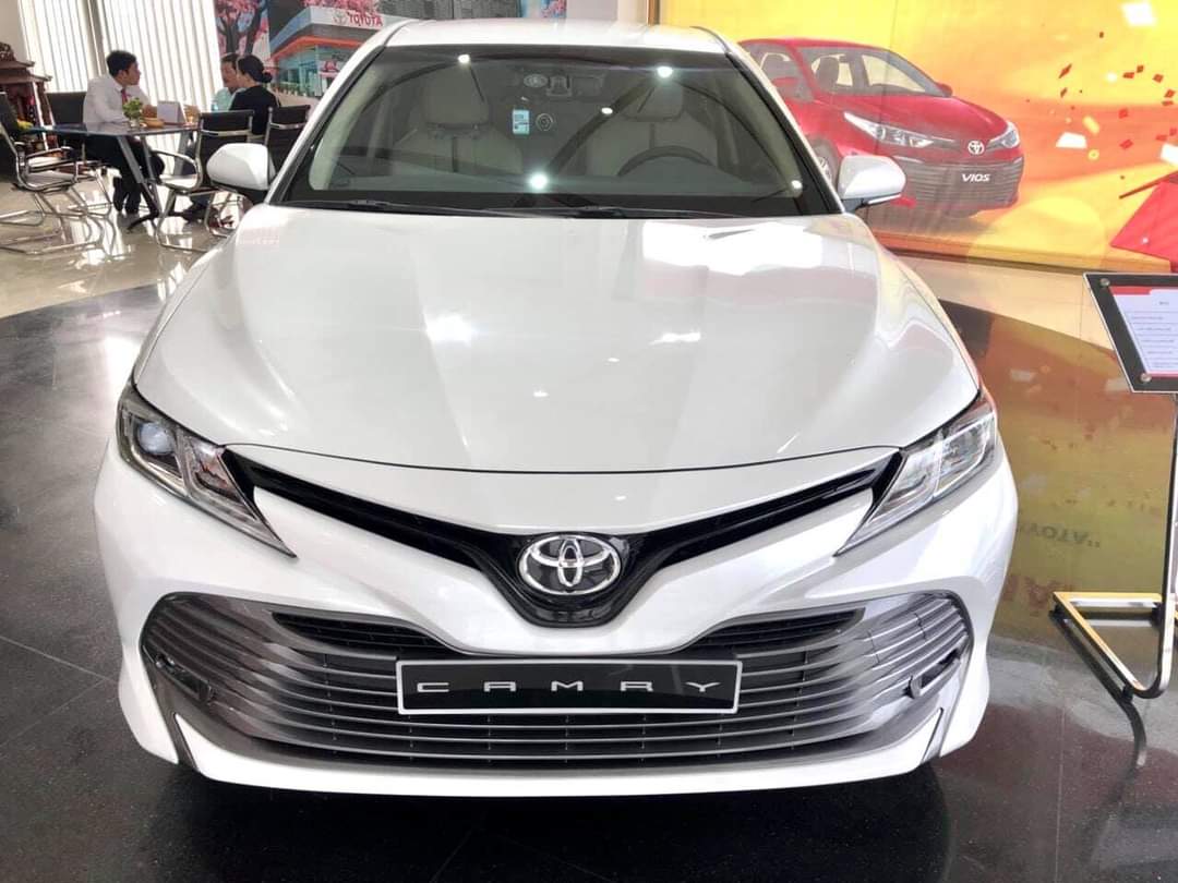 Bán Toyota Camry năm 2021, màu trắng, nhập khẩu Thái lan-1