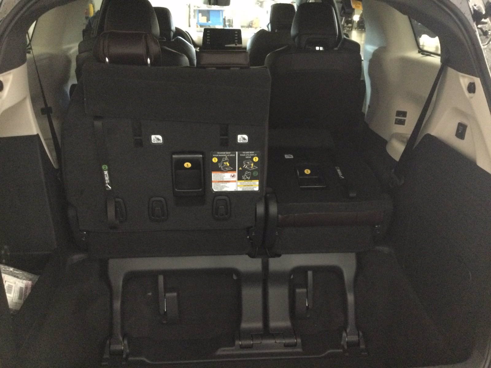 Bán xe Toyota Sienna Platinum 2021, màu đen, nhập khẩu Mỹ, giá cực tốt-4