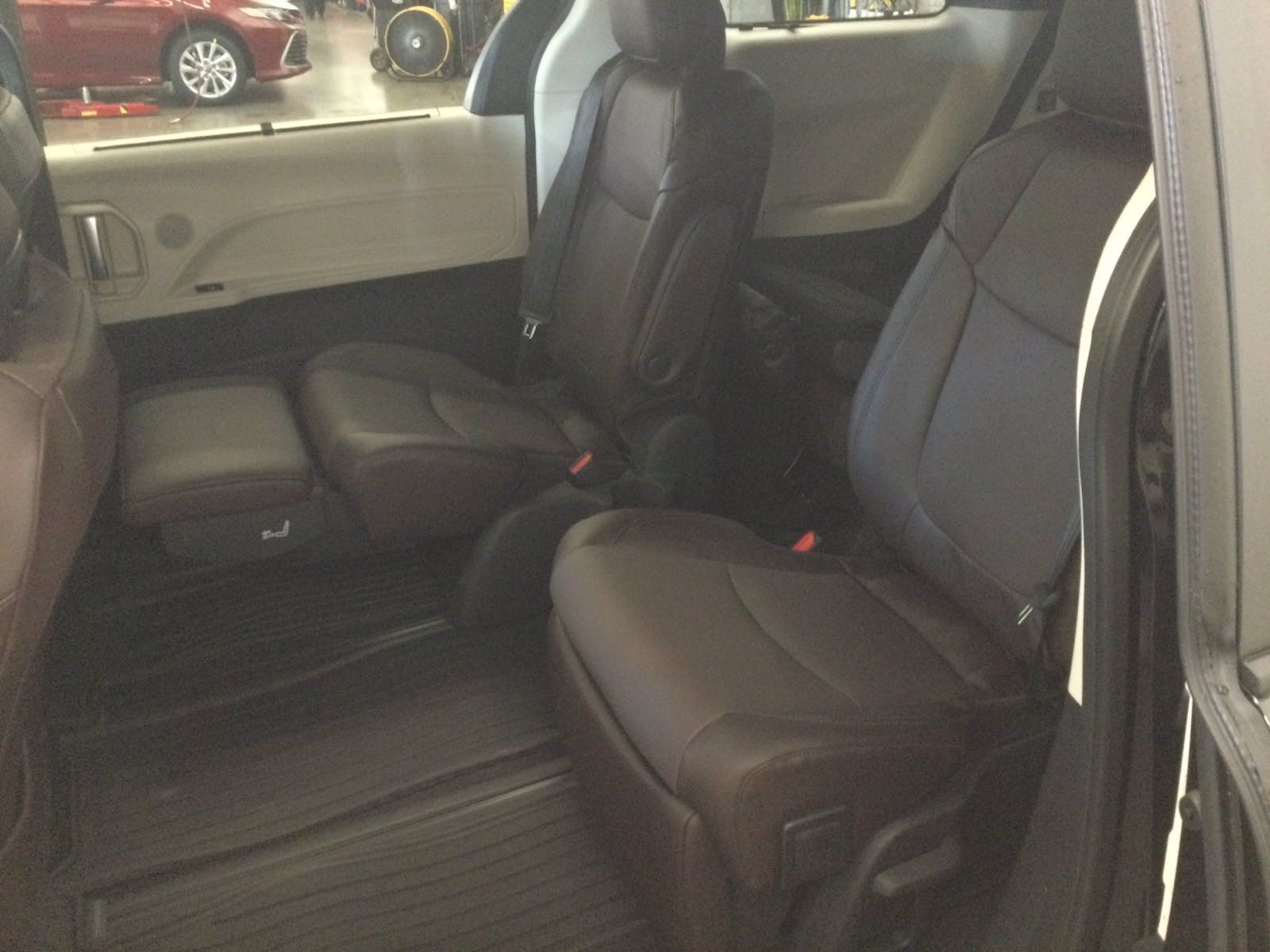 Bán xe Toyota Sienna Platinum 2021, màu đen, nhập khẩu Mỹ, giá cực tốt-5