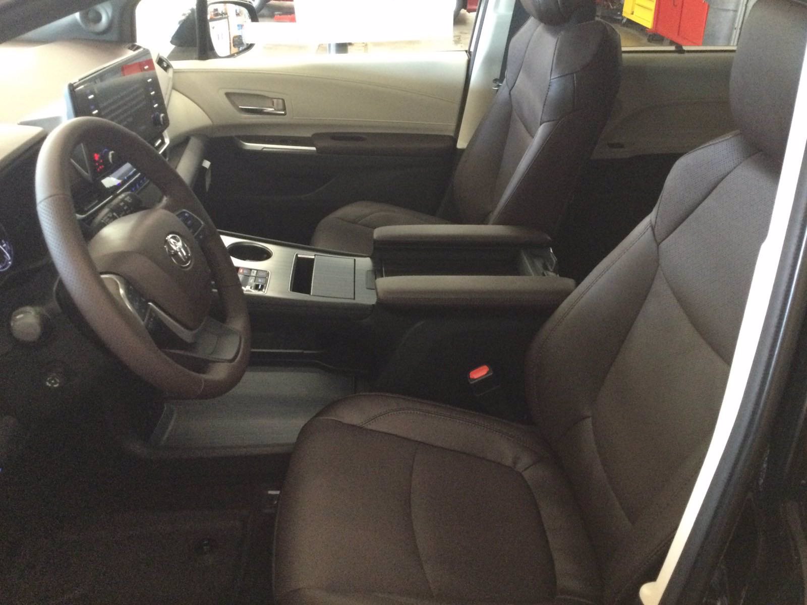 Bán xe Toyota Sienna Platinum 2021, màu đen, nhập khẩu Mỹ, giá cực tốt-9