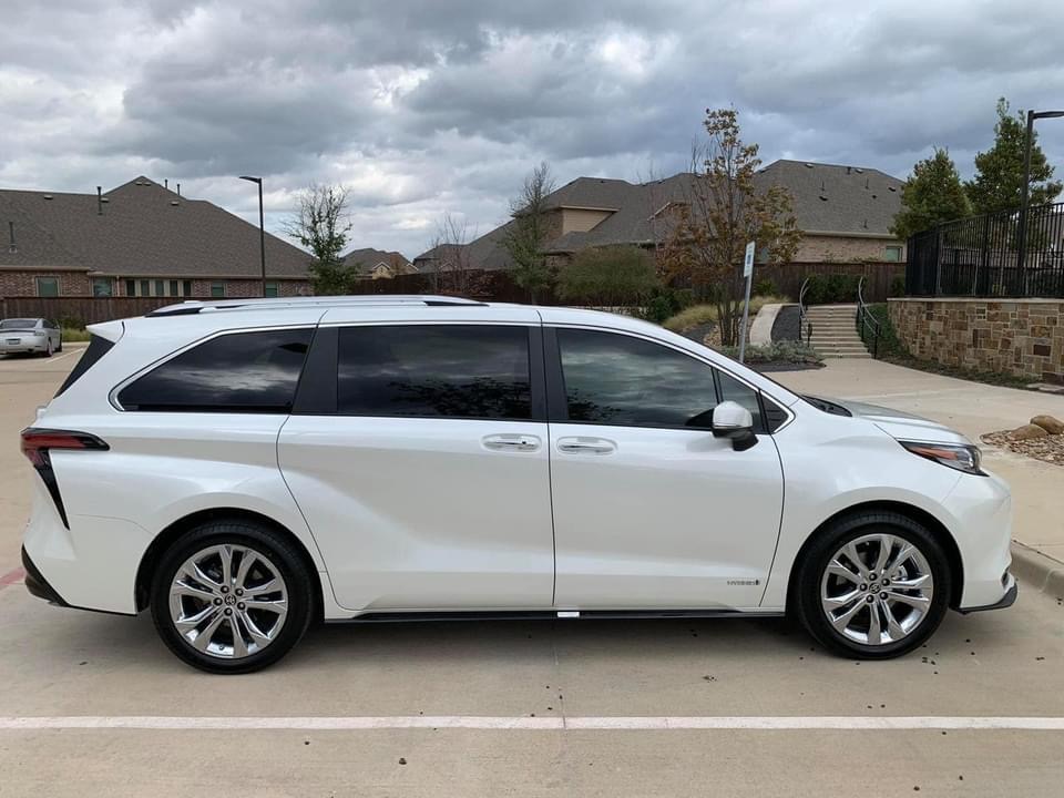 Toyota Sienna Platinum Hybrid 2021, màu trắng, nội thất nâu, bản 1 cầu full kịch đồ-4