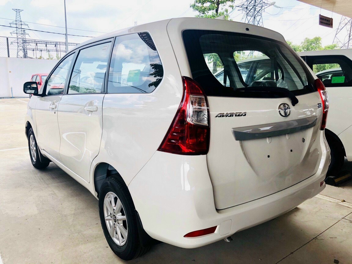 Bán Toyota Avanza số sàn màu trắng nhập khẩu, giảm giá khủng-4