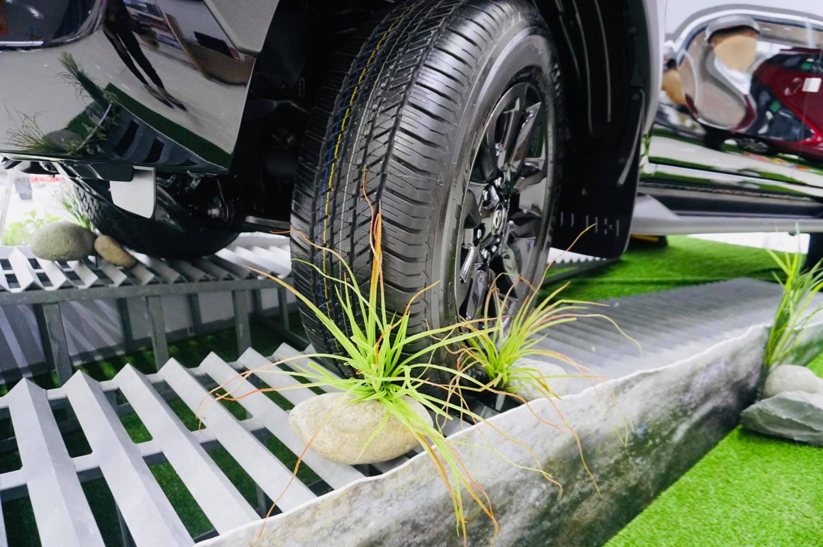 Toyota Hilux 2021 giao ngay giá tốt khuyến mãi hỗ trợ góp-2