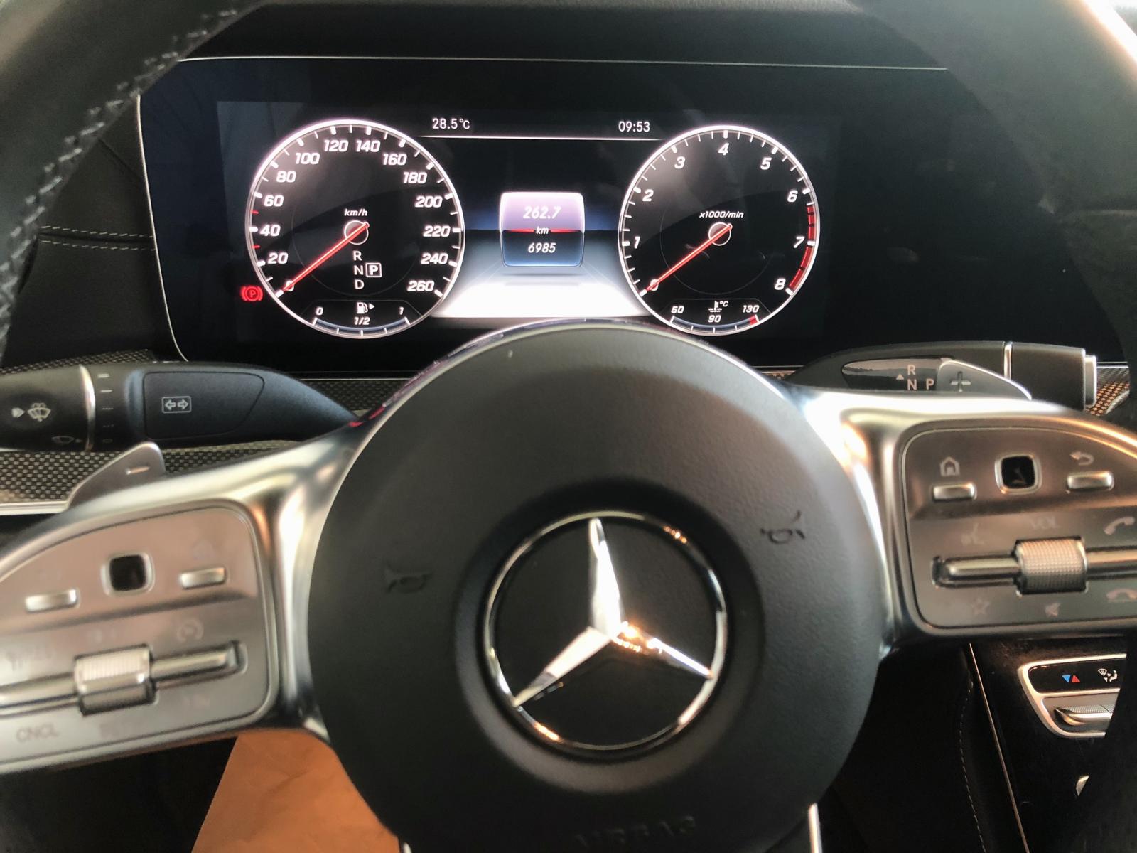 Mercedes-Benz Phú Mỹ Hưng cần bán E300AMG lướt chính hãng-7