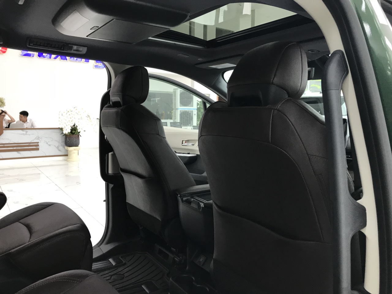 Viet Auto Luxury bán Toyota Sienna Platinum 2021, màu xanh lục, nhập khẩu nguyên chiếc-5