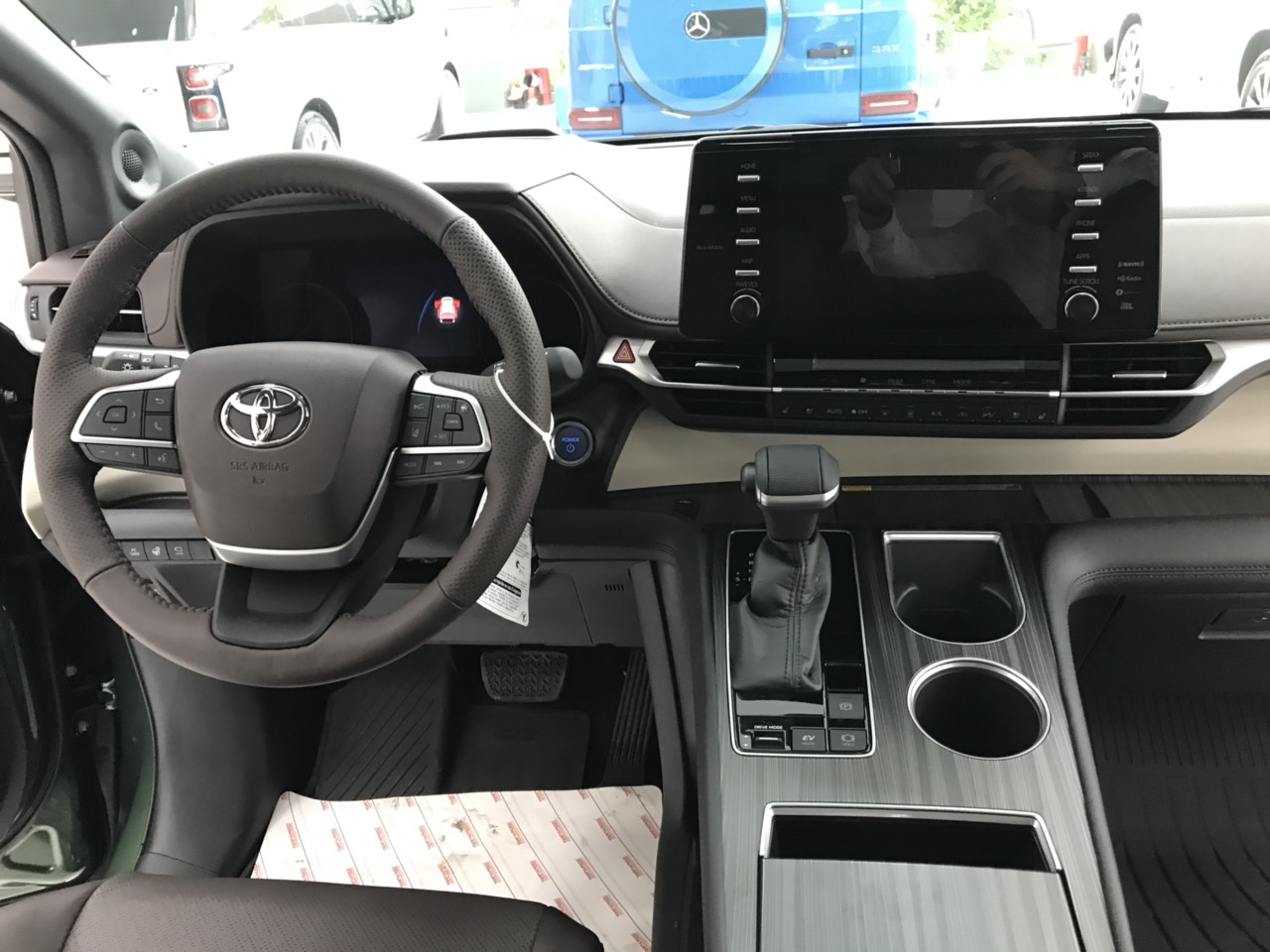 Viet Auto Luxury bán Toyota Sienna Platinum 2021, màu xanh lục, nhập khẩu nguyên chiếc-9