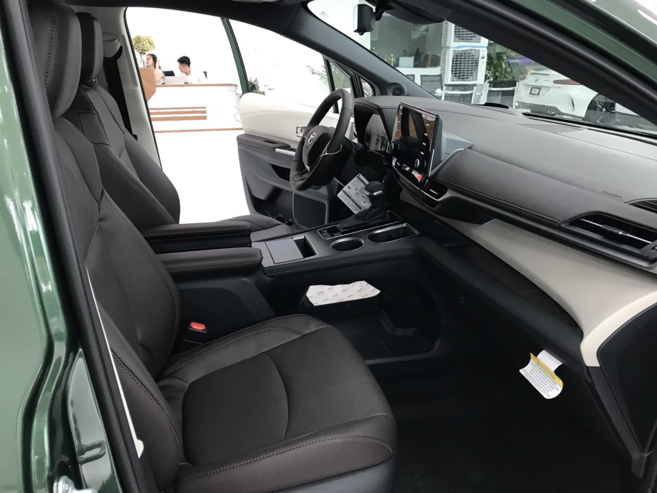 Viet Auto Luxury bán Toyota Sienna Platinum 2021, màu xanh lục, nhập khẩu nguyên chiếc-8