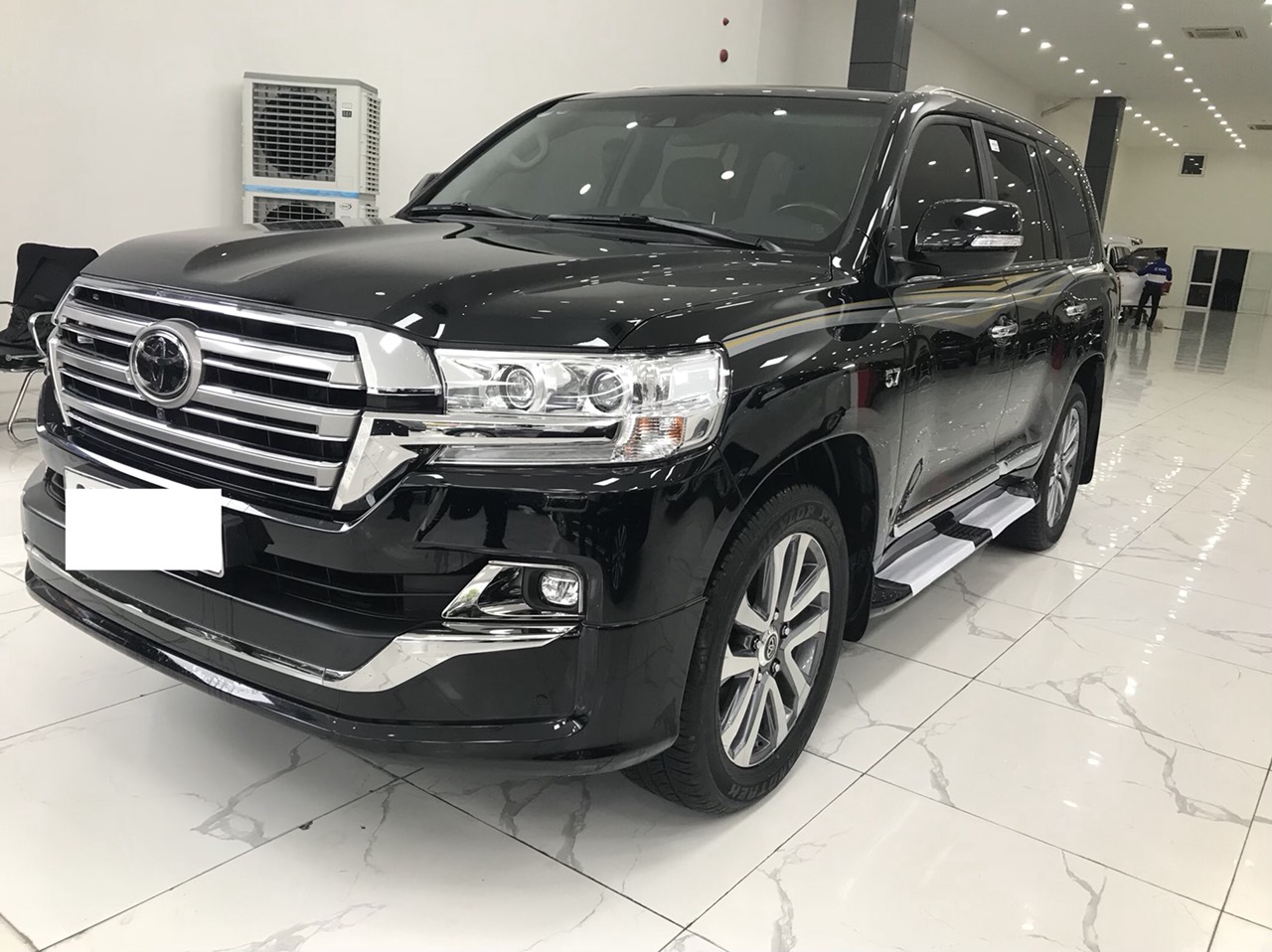 Xe Toyota Land Cruiser VXS 5.7V8 2021 vừa đăng ký chính chủ-2