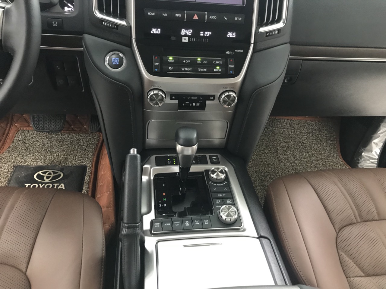 Xe Toyota Land Cruiser VXS 5.7V8 2021 vừa đăng ký chính chủ-8