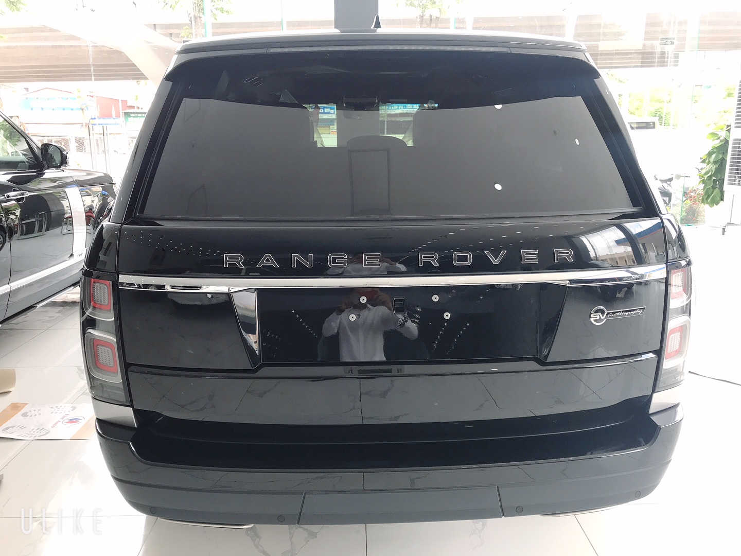 Bán LandRover Range Rover SV 2021, màu đen, xe nhập-4