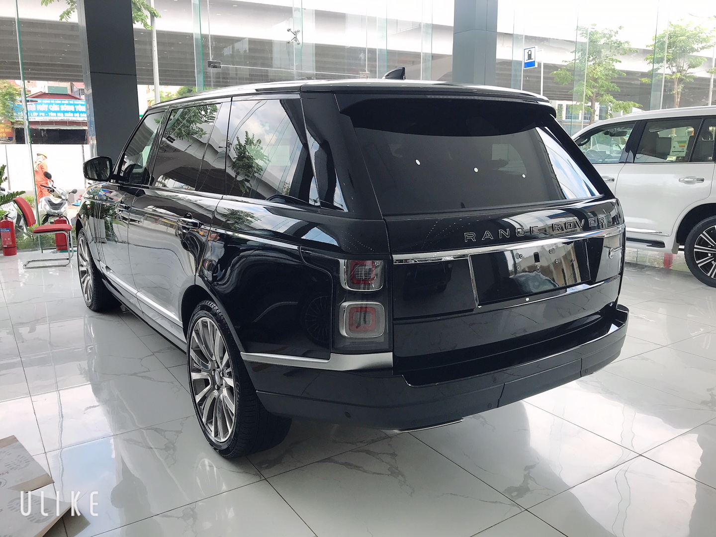 Bán LandRover Range Rover SV 2021, màu đen, xe nhập-6