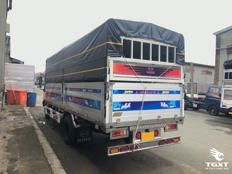 Xe tải Hino XZU352L, xe thùng mui bạt 5m7, hỗ trợ vay cao toàn quốc-4